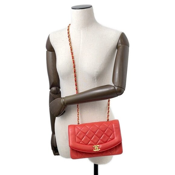 CHANEL Diana ChainShoulder Bag Size 22 Lambskin Red A01164 - Picture 12 of 14